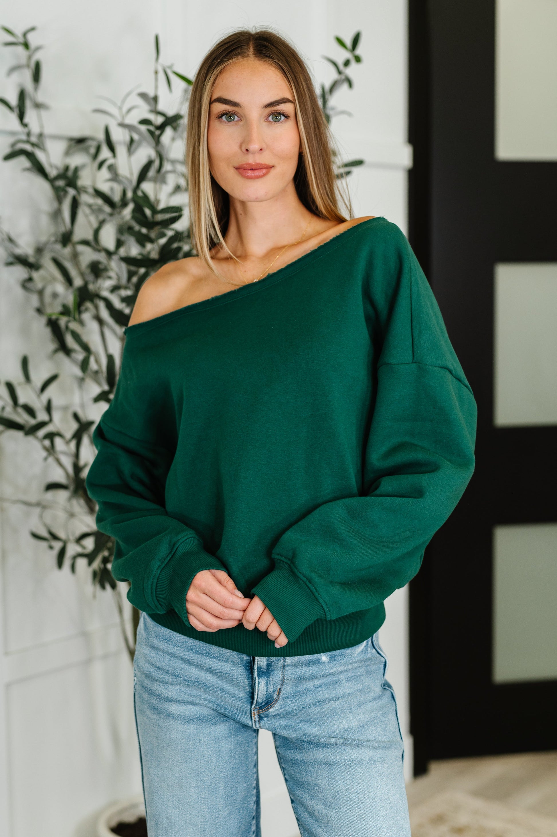 Green French Terry Fleece Top by Rae Mode
Off Shoulder
Raw Neckline Hem
Drop Shoulder
Banded, Ribbed Sleeve Cuff
Banded, Ribbed Hemline
Body: 52% Cotton, 48% Polyester
Contrast: 57% Cotton, 38% Polyester, 5% Spandex
True to Size