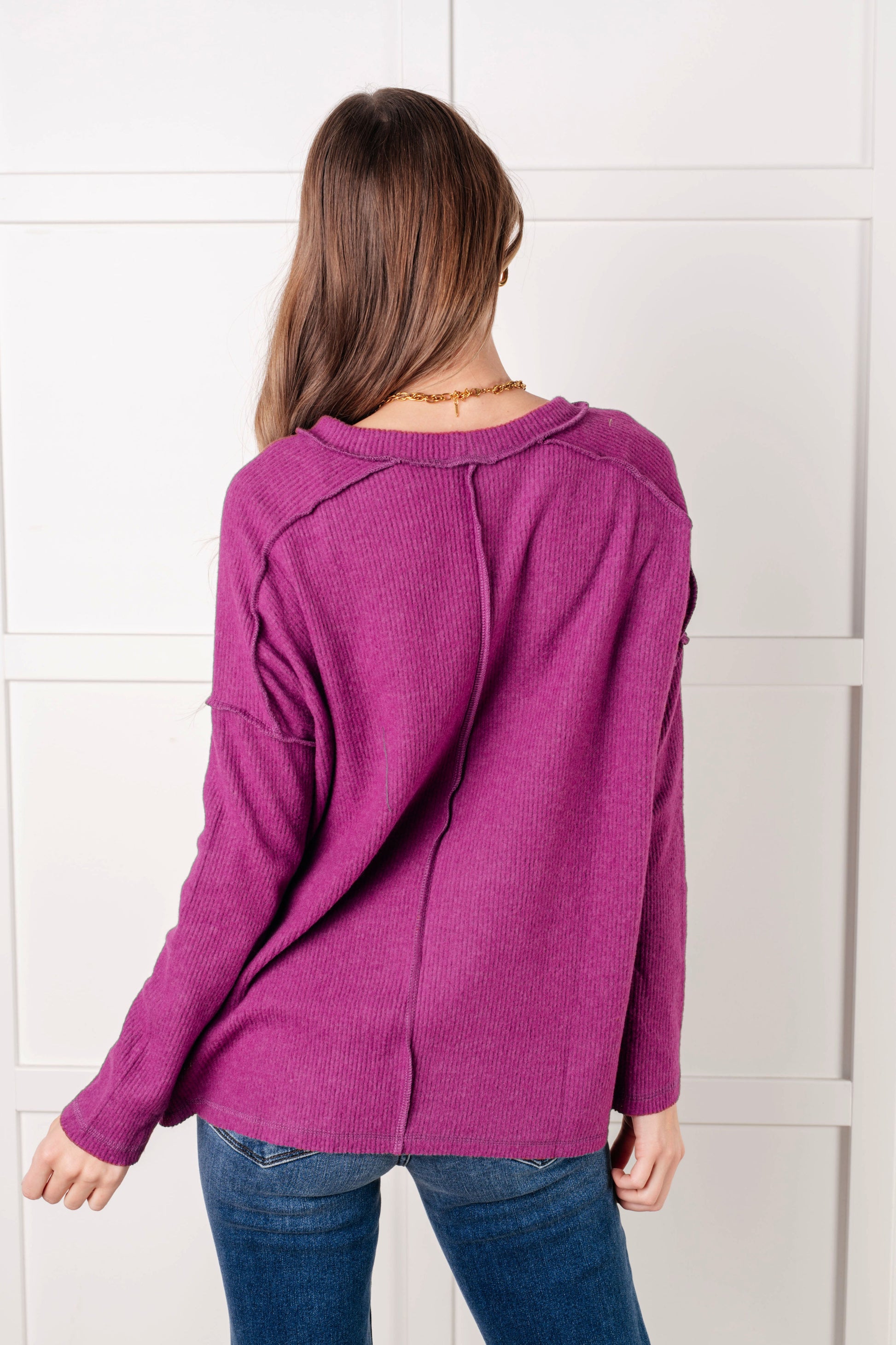 Light Plum ribbed Hacci long sleeve sweater by Zenana
Ribbed, Brushed Hacci
Banded Round Neckline
Drop Shoulder
Side Slit
Exposed Seam Details
82% Polyester, 15% Rayon, 3% Spandex
True to Size