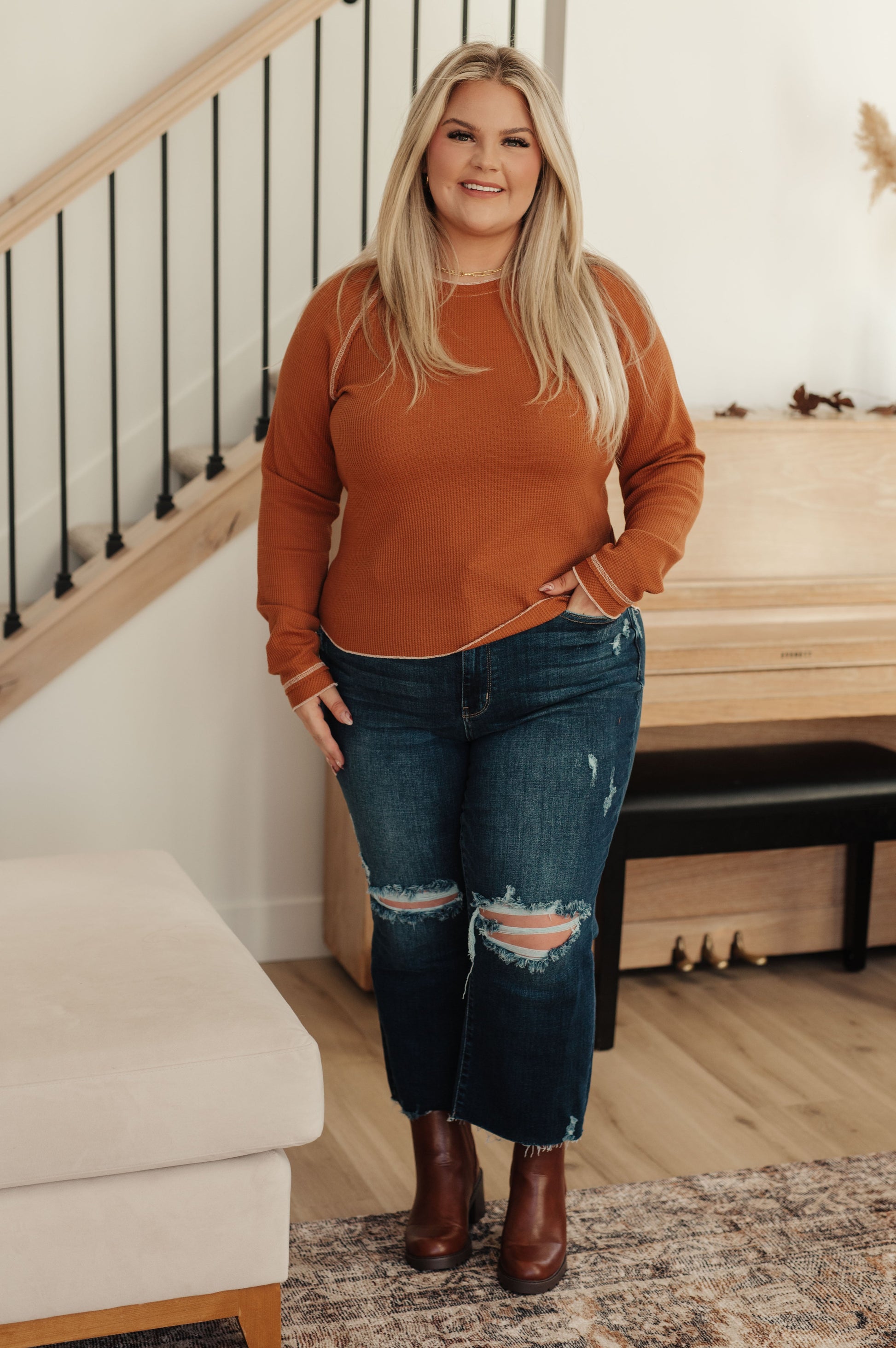 Long sleeve Lightweight Waffle Knit
Round Neckline
Exposed Seams
Contrast Stitching
Raglan Sleeve
95% Polyester, 5% Elastane
True to Size