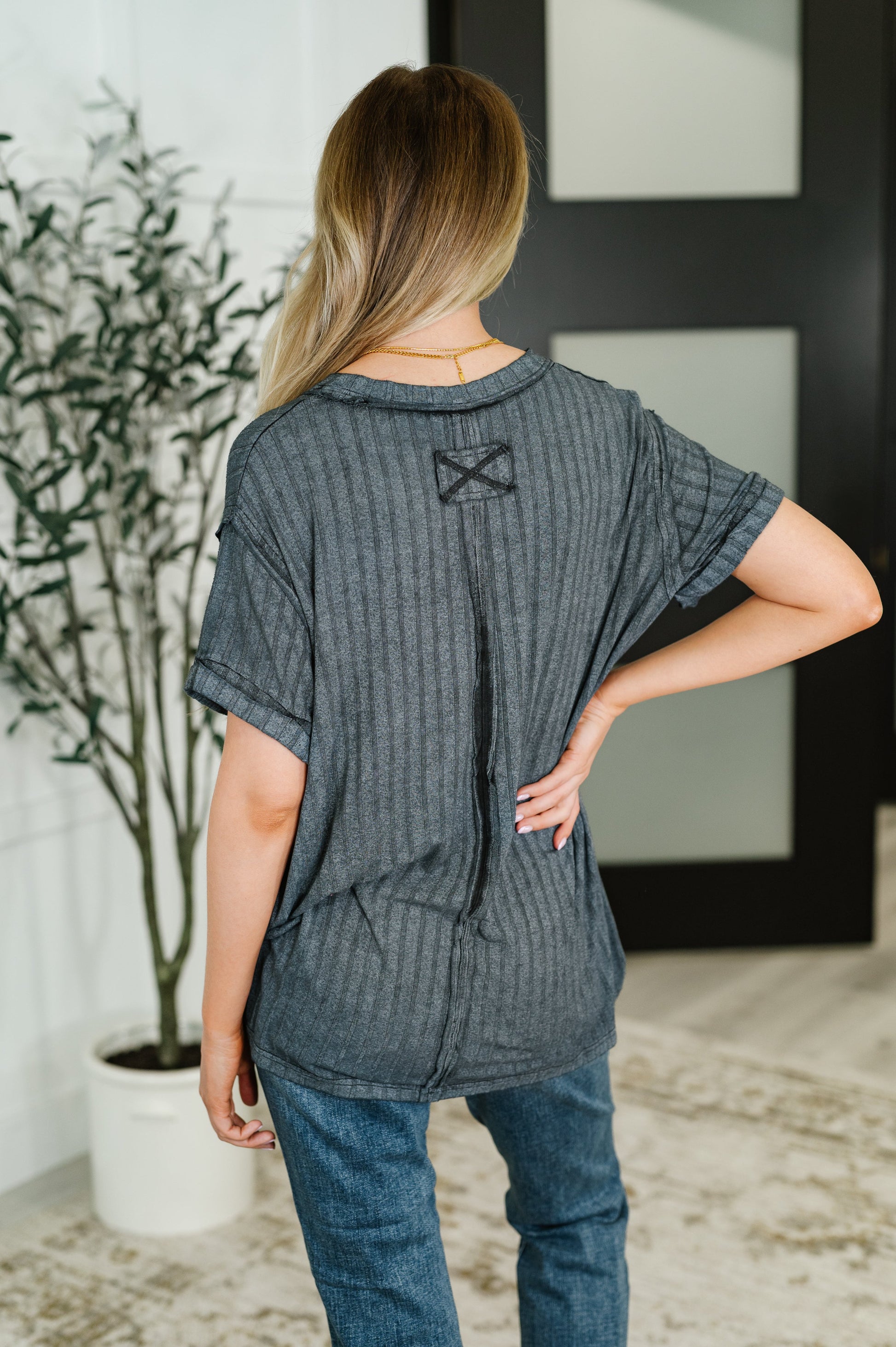 Ash Black Mineral wash top by Zenana
Ribbed Knit
High Stretch
Banded Round Neckline
Raglan Sleeve
Cuffed and Tacked Sleeve Cuff
Exposed Seam Details
95% Polyester, 5% Spandex
True to Size