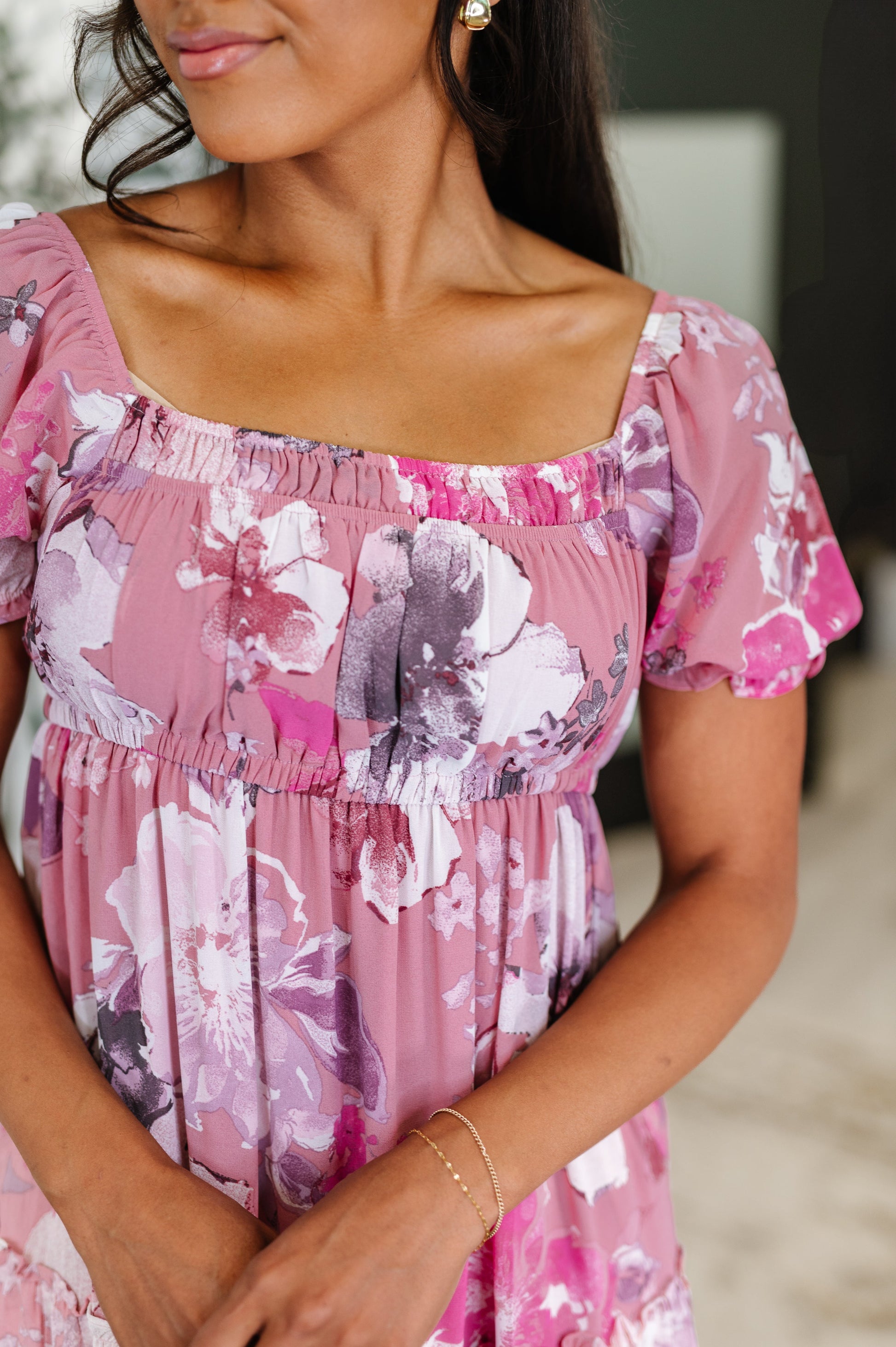 Chiffon floral dress
No Stretch
Square Neckline
Cased Elastic Neckline and Shoulders
Elastic Sleeve Cuff
Puff Sleeve
Elastic Waistline
Functional Side Pockets
Tiered
Ruffle Details Fully Lined
Self and Lining: 100% Polyester
True to Size