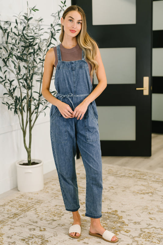 Lightweight Chambray overalls by Haptics
Square Neckline
Adjustable Button Closure Straps
Functional Belt Loops
Removable Waist Tie
Functional Patch Pockets
Relaxed Fit
Cuffed and Tacked Hem
100% Cotton
True to Size