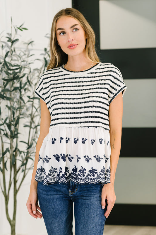 Textured Knit Bodice top by Kori America
High Stretch
Poplin Woven Contrast
Banded, Round Neckline
Baned Sleeve Cuff
Gathered Seam
Scalloped Hem
Machine Embroidered Details
62% Polyester, 34% Rayon, 4% Spandex
True to Size