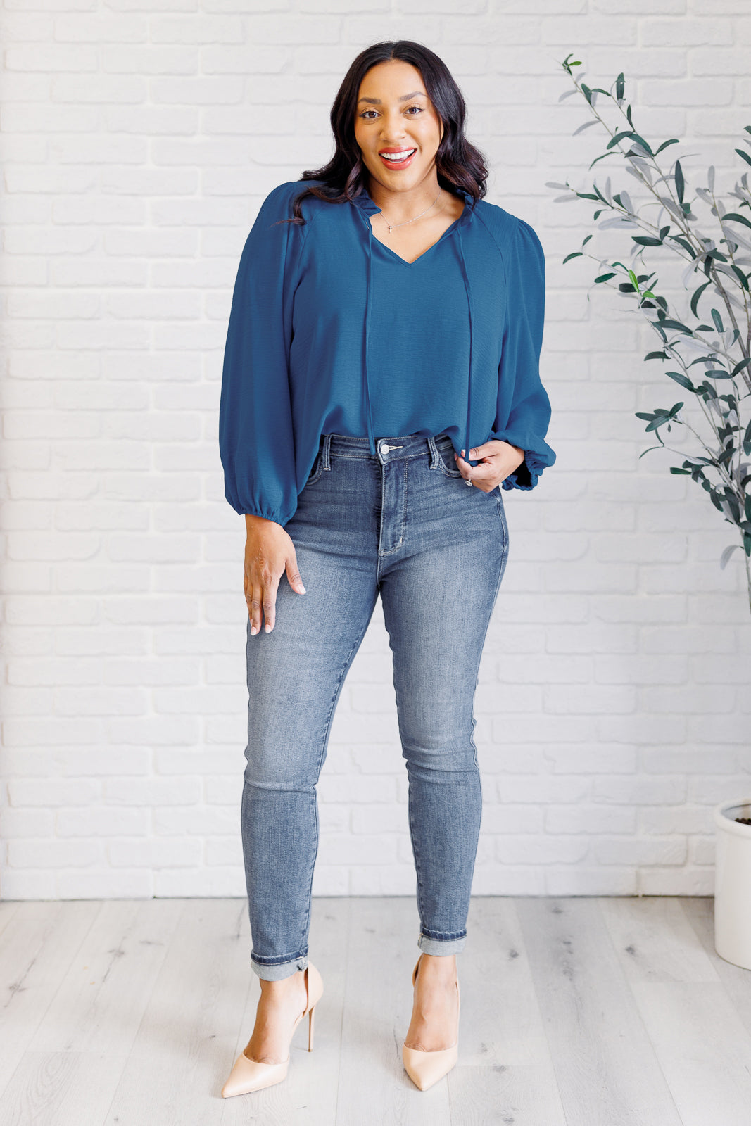Teal Textured Woven long sleeve blouse by Jodifil
Self-Tie Keyhole Closure
Ruffle Detail Neckline
100% Polyester
True to Size