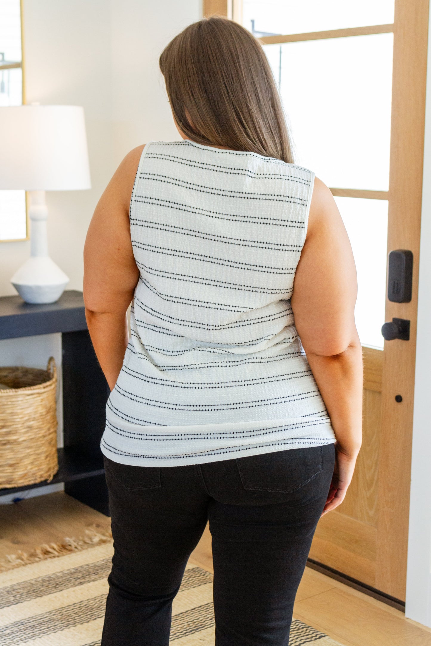 Textured Jersey Knit Tank Top
Woven Stripes
Scoop Neckline
Functional Snap Henley
Contoured Seam
45% Polyester, 44% Cotton, 9% Rayon, 1% Spandex
True to Size